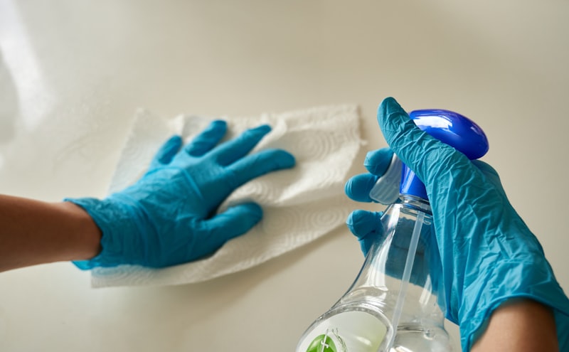Spray bottle cleaning